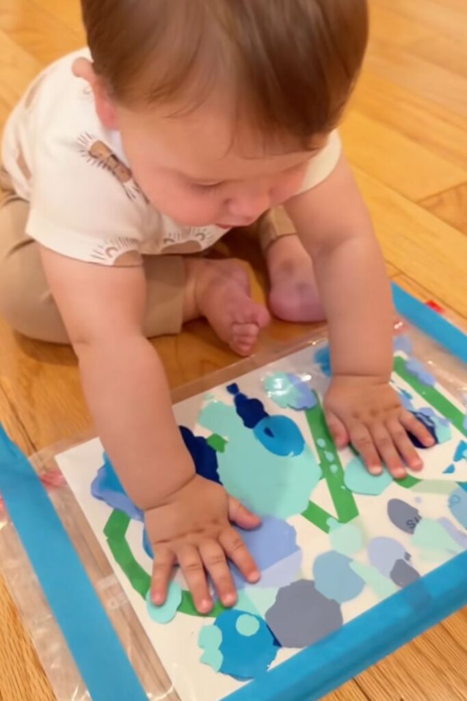 Mess-Free Zip Bag Painting